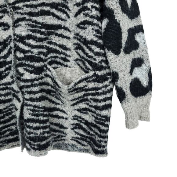 Wildfox Cardigan Small Leopard Zebra Animal Print Black Gray Oversized Cozy - Picture 5 of 8